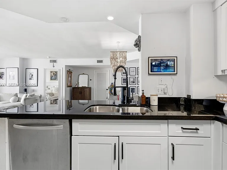 701 Brickell Key Blvd #1106 — Photo 41