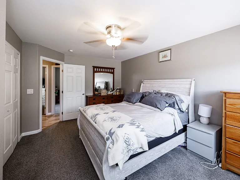 230 Hooper Ct — Photo 36