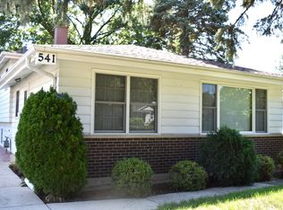 541 Lowden Ave, Glen Ellyn, IL 60137