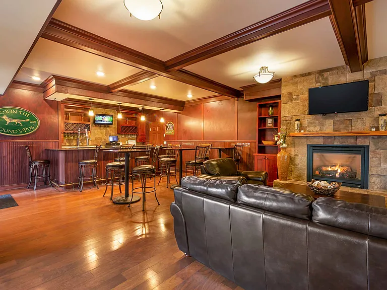 Lobby and Guest Check-in
