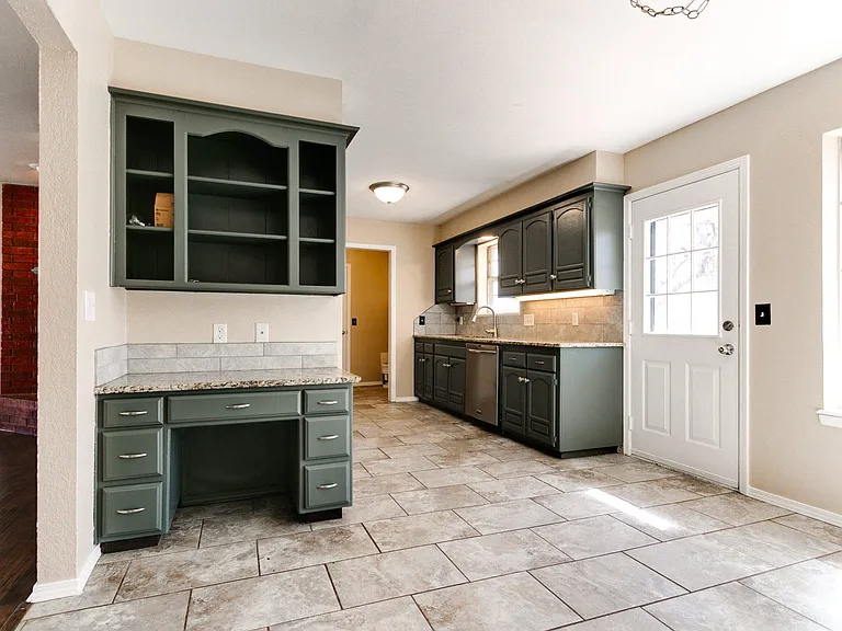 8704 NW 86th Pl — Photo 20