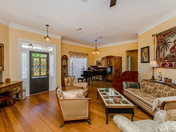 4th image of 5836 Greenshire Ave