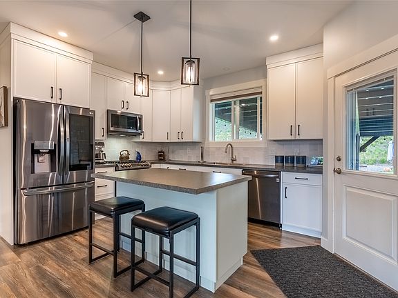 3rd image of 457 Daladon Dr