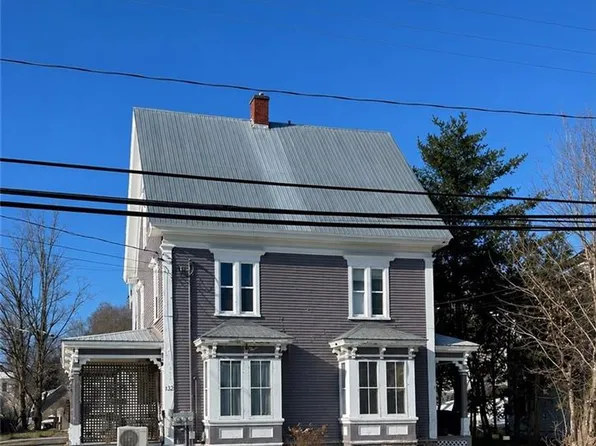 132 Broadway St, Woodstock, NB E7M 1C2