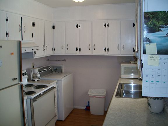 4th image of 570 Vista Ave