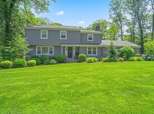 112 Greenbrier Rd, Trumbull, CT 06611