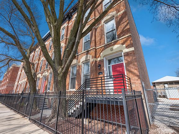 2nd image of 448 W Armitage Ave #1