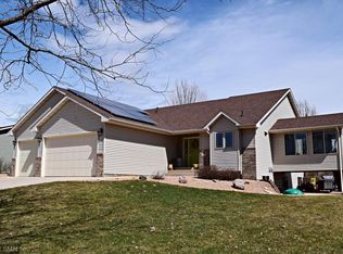 1992 Wildflower Dr NE, Owatonna, MN 55060