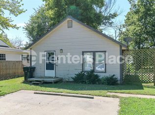 513 E 8th St, Claremore, OK 74017