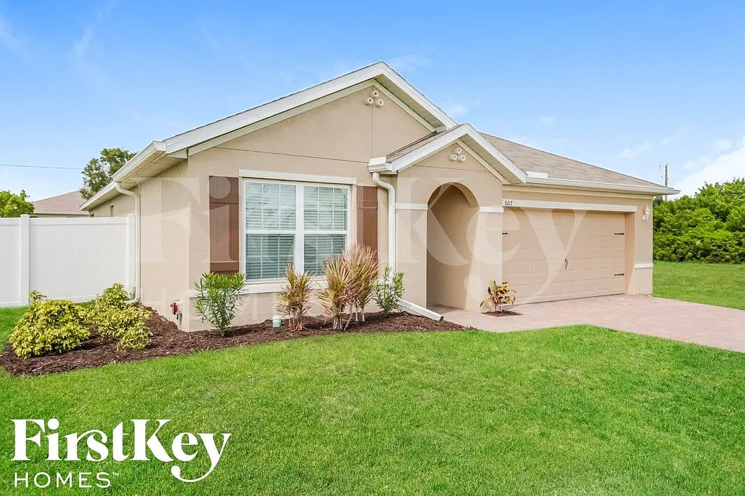 3 bed, 2.0 bath, 1671 sqft, $2,020 — Photo 2