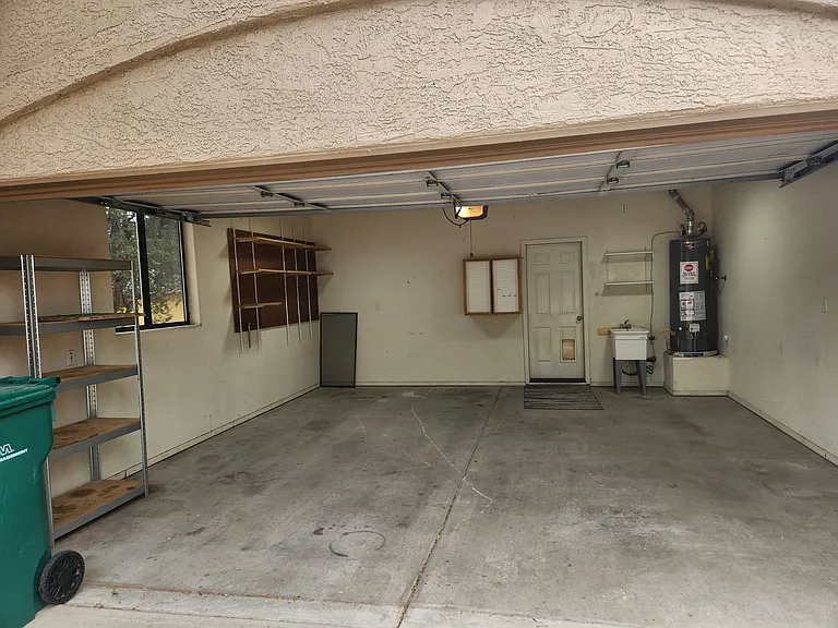 310 N Stagecoach Pass — Photo 2
