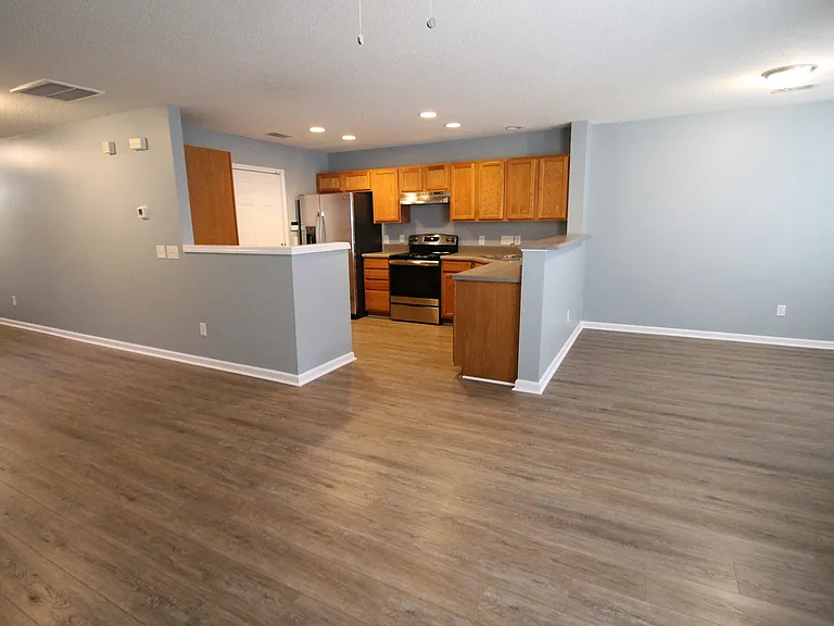 1364 Walnut Hill Dr — Photo 7