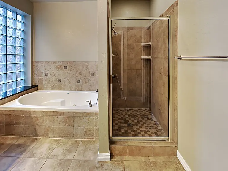 605 Knights Bridge Rd — Photo 12