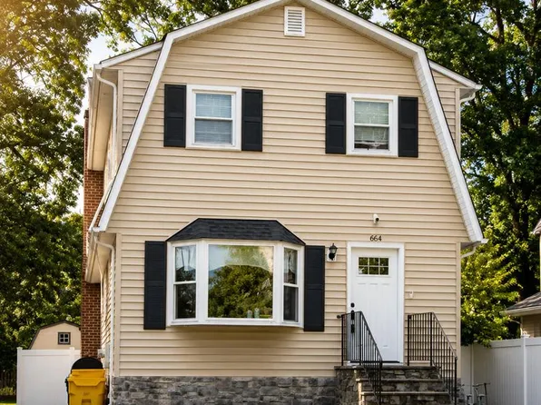 1906 Woodsboro Pl, Edgewater, MD 21037
