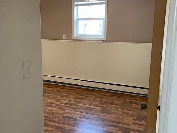5th image of 310 NW State St #4
