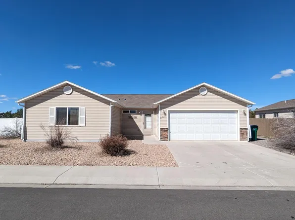 135 Bluegrass Ct, Montrose, CO 81403