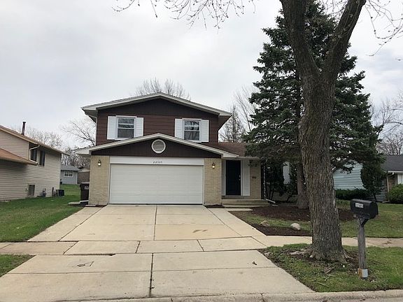 2nd image of 22505 Lakeshore Dr
