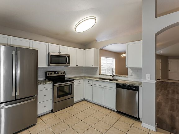 5th image of 1415 Marsh Wood Dr