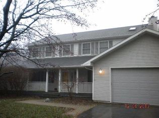 371 Frost Dr, Williams Bay, WI 53191