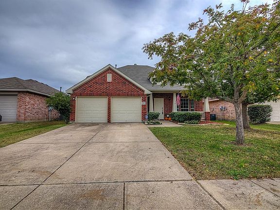 2nd image of 2843 Westover Dr