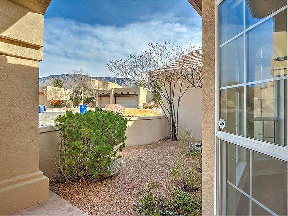 4th image of 12804 Calle Del Oso Pl NE
