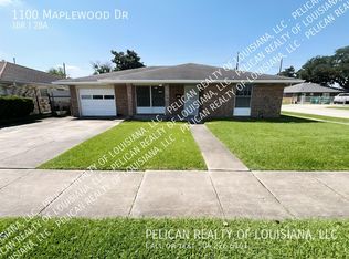 1100 Maplewood Dr, Harvey, LA 70058