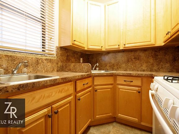 4th image of 1536 51st St APT B7