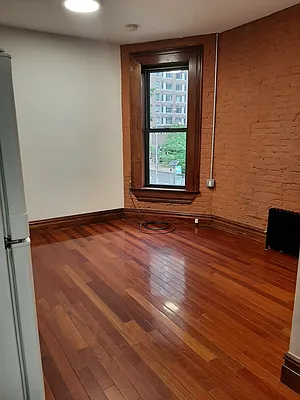 Rented by Allen Harris, LREB | media 15