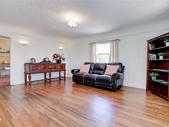 3rd image of 1515 Beech Ave