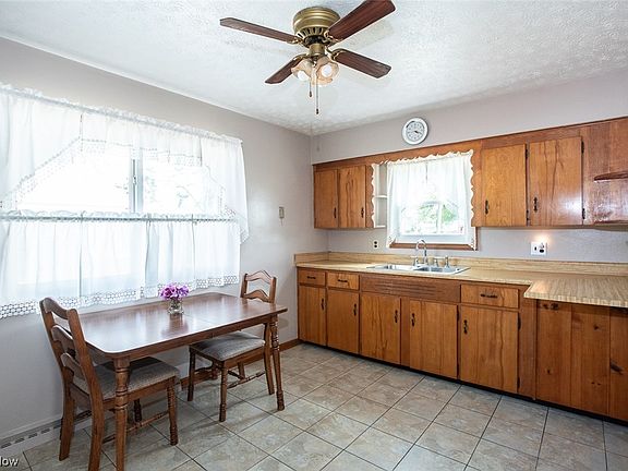 4th image of 1431 Crehore St