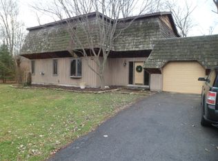 4980 Meadowbrook Rd, Flat Rock, MI 48134