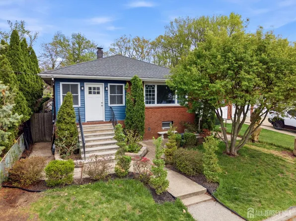 5 Rhode St, Sayreville, NJ 08872