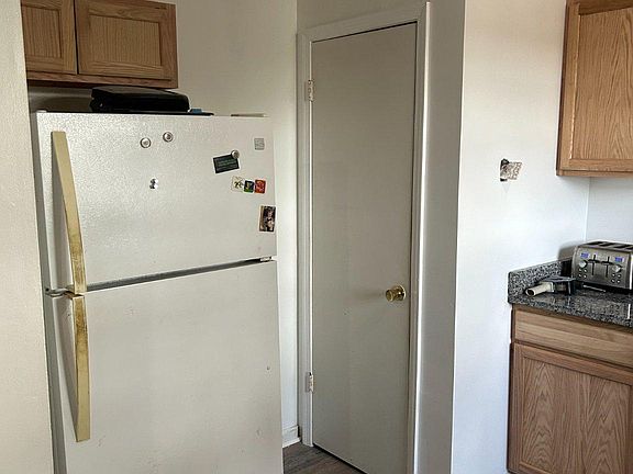 3rd image of 600 Highview Ct