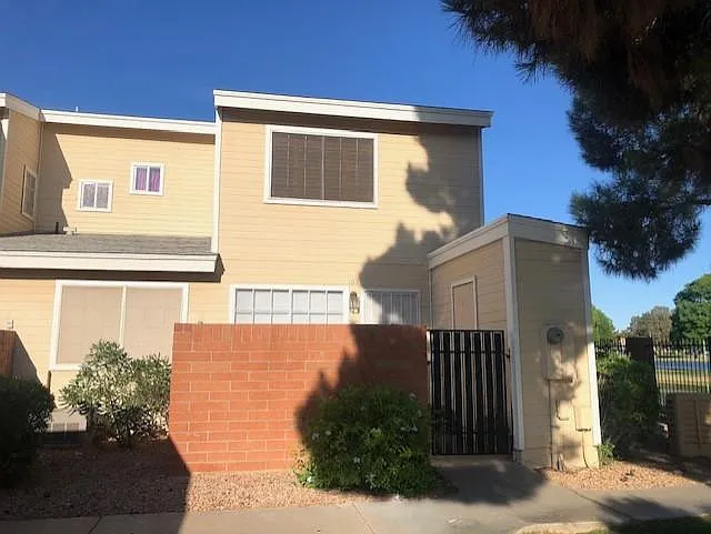 Building Photo - 625 S Westwood St #101