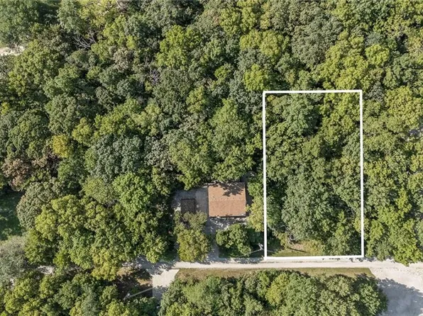 134 Spruce Dr, Linn Valley, KS 66040