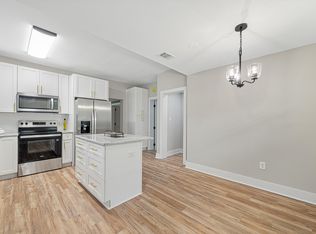 81 Eastview Ave, Valparaiso, FL 32580