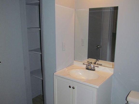 2nd image of 237 Northdale Pl #237