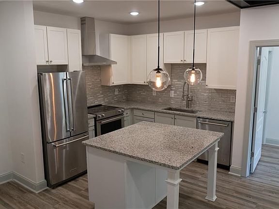 2nd image of 840 United Ave SE Unit 209