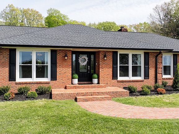 2nd image of 1747 Allen Ferry Rd