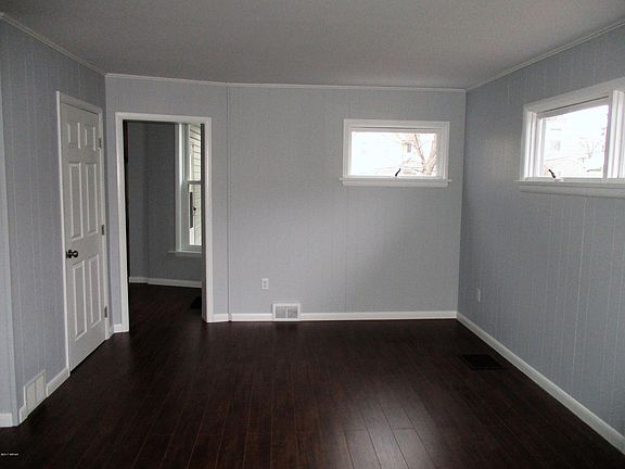 5th image of 410 W Central Ave S