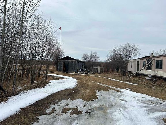4th image of 73125 Range Road 135