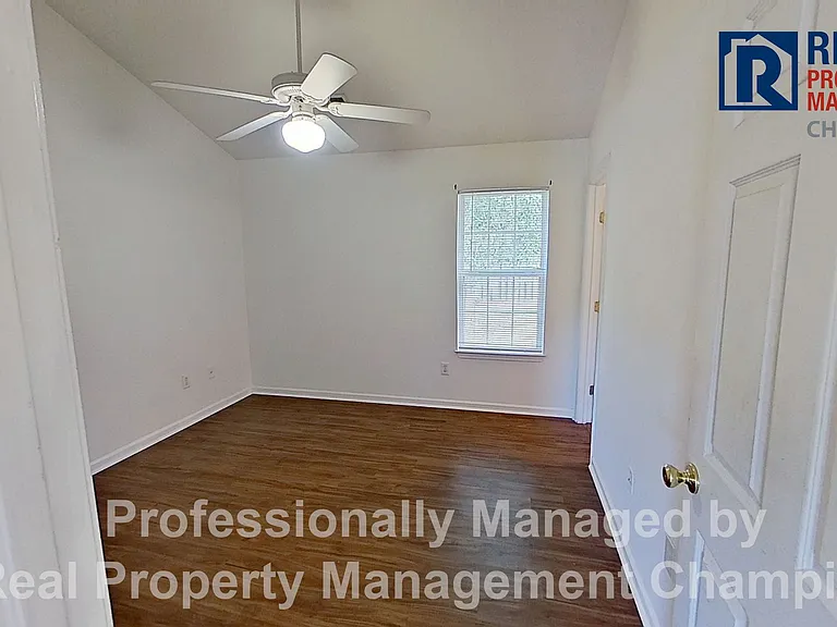 4252 Sunglow Dr — Photo 10