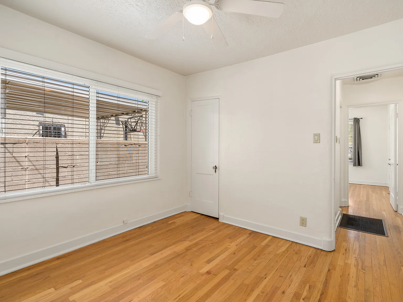 2 bed, 960 sqft, $1,295 — Photo 3