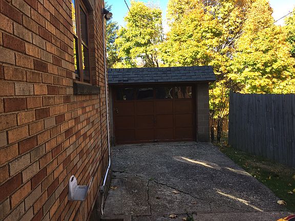 3rd image of 1018 W 25th St