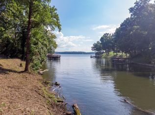 4 Holland Dr, Killen, AL 35645