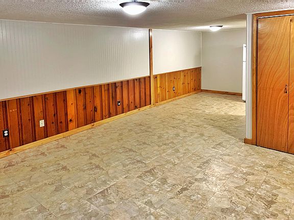 Living and dining room. View from front door.