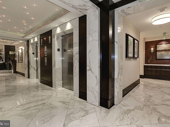 3rd image of 1111 19th St N APT 1703