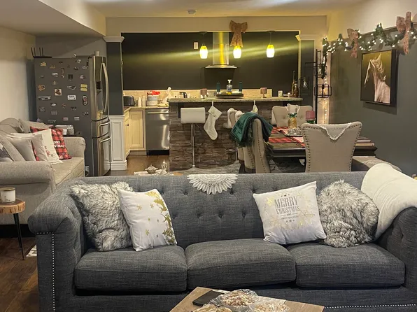 17 Banner Spring Cir, Stafford, VA 22554