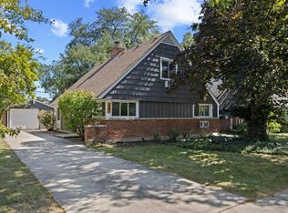 2207 Crawford Ave, Evanston, IL 60201