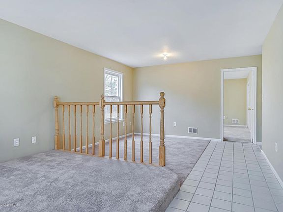 5th image of 2358 Mount Hood Ln